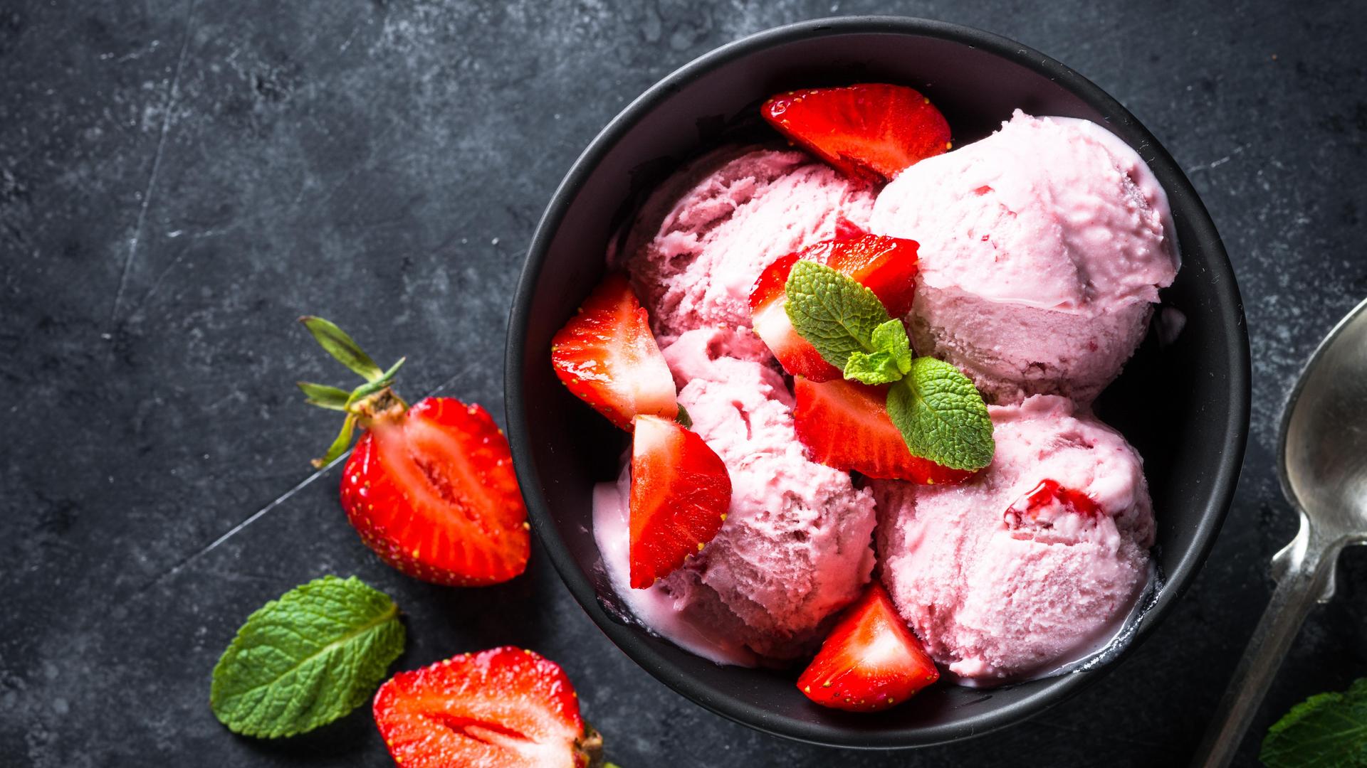 Strawberry ice cream